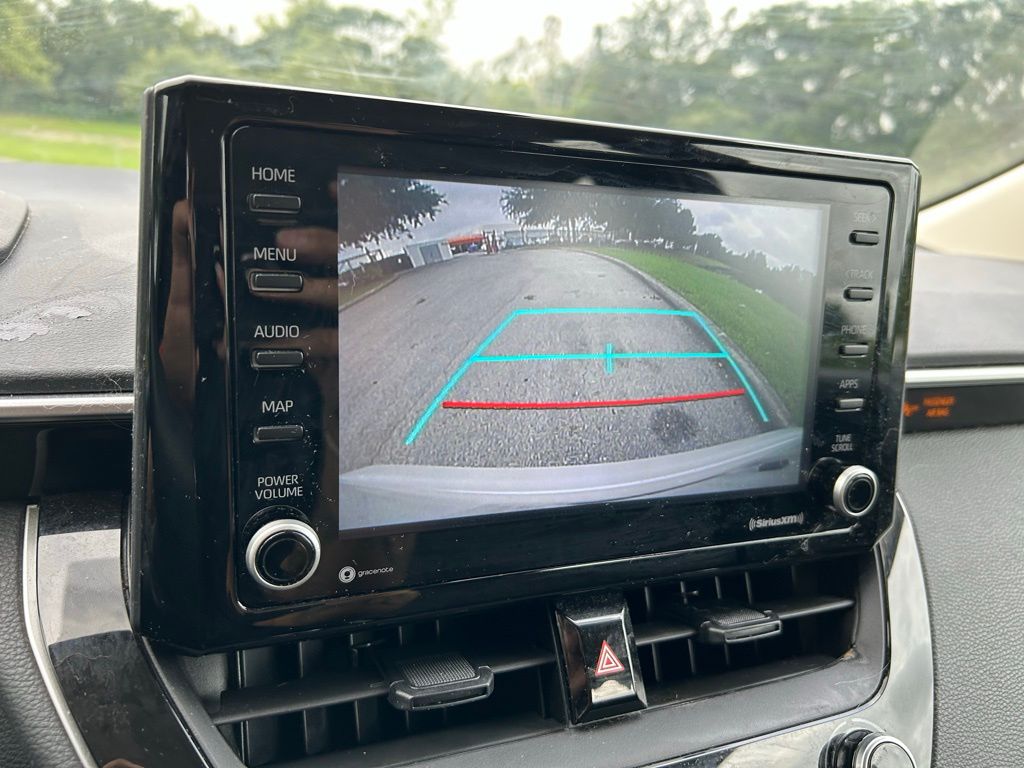 2022 Toyota Corolla LE 24