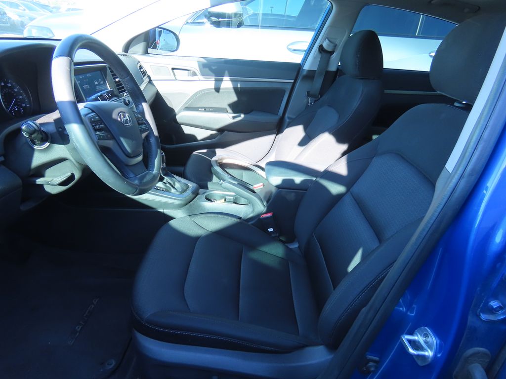 Thumbnail: 2017 Hyundai Elantra - 10