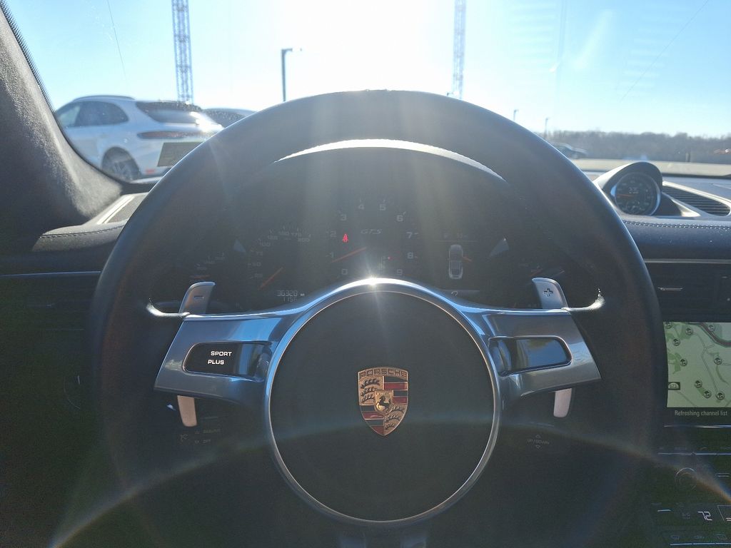 2015 Porsche 911 Carrera S 19