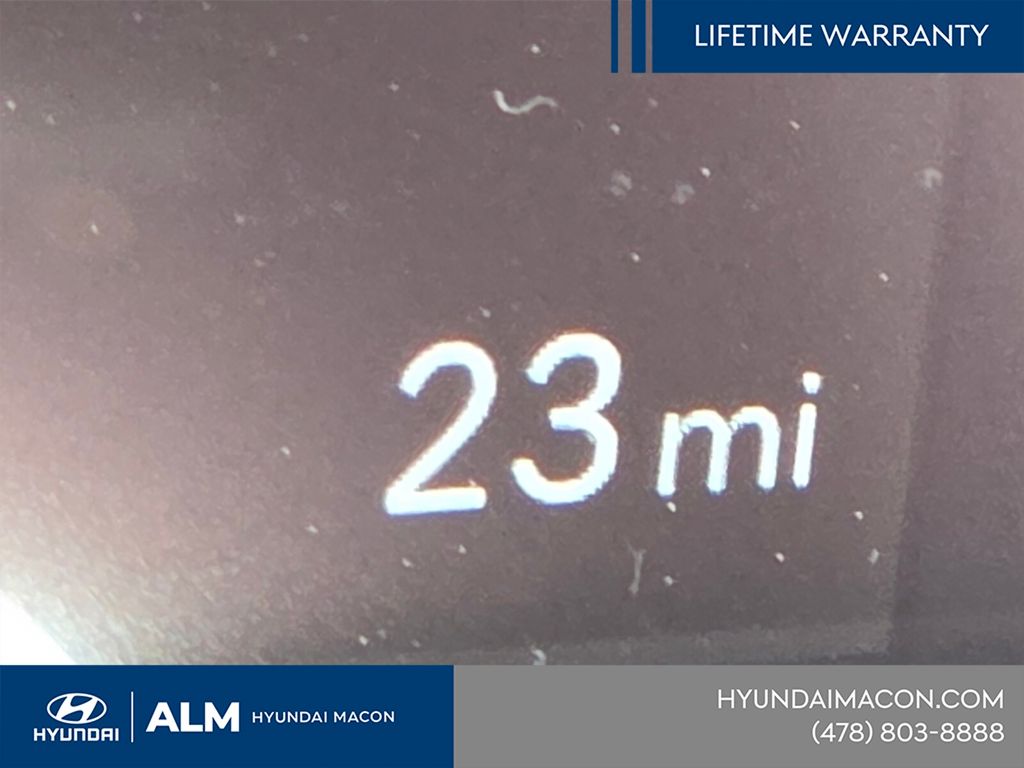 New 2026 White HYUNDAI SEL Premium image 27