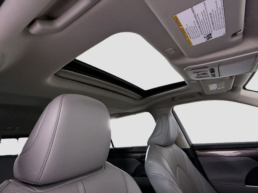 Thumbnail: 2024 Toyota Highlander - 18