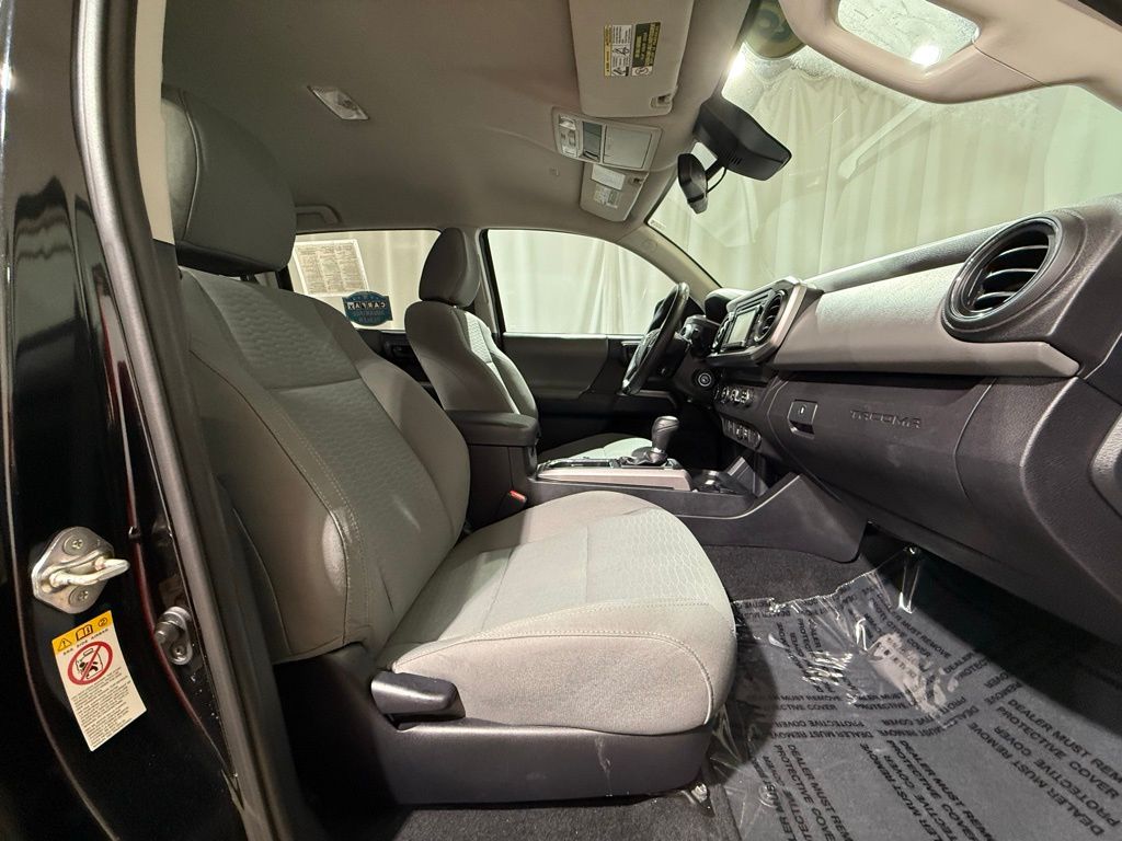 Thumbnail: 2019 Toyota Tacoma - 19