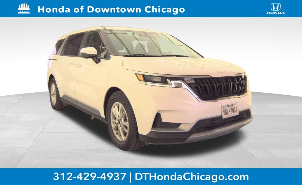 2024 Kia Carnival LX FWD