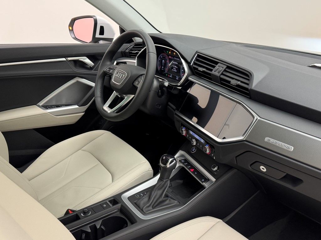 Thumbnail: 2025 Audi Q3 - 12