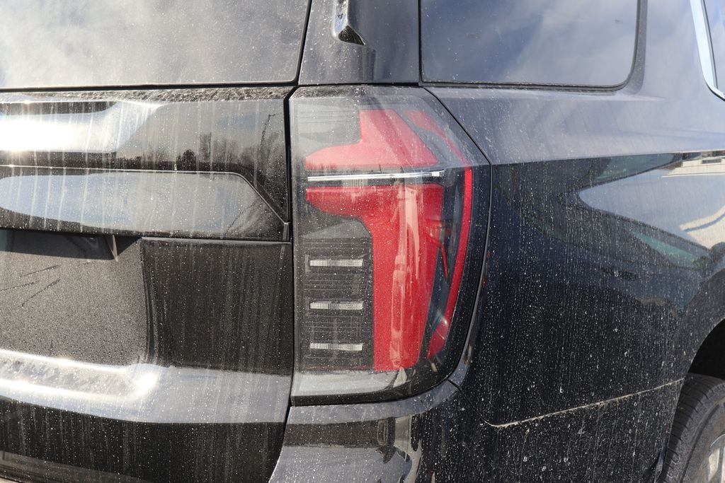 2025 Chevrolet Tahoe LS 8