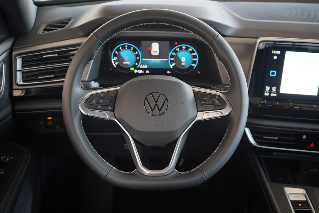 2025 Volkswagen Atlas SE 9