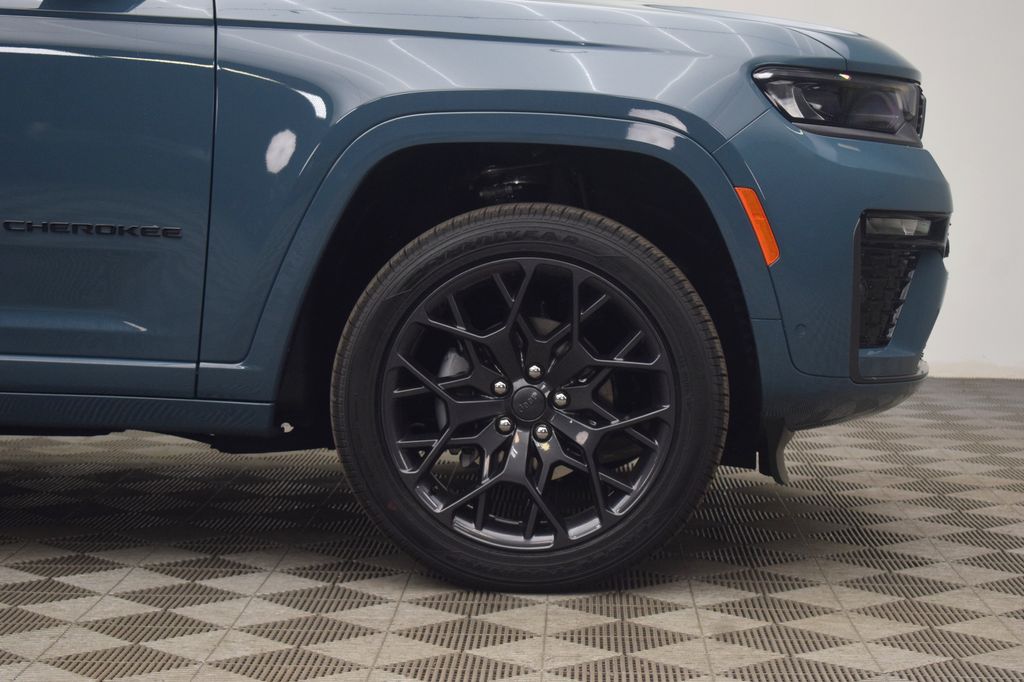 new 2026 Jeep Grand Cherokee car, priced at $59,966