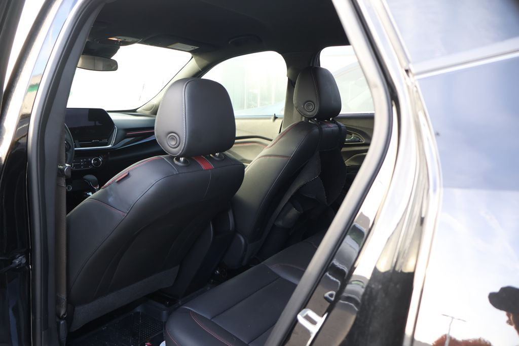 Thumbnail: 2024 Chevrolet Trax - 32