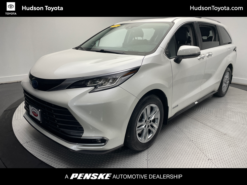 2021 Toyota Sienna Limited -
                Jersey City, NJ