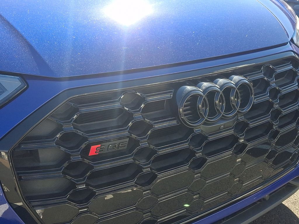 Thumbnail: 2023 Audi SQ5 - 4