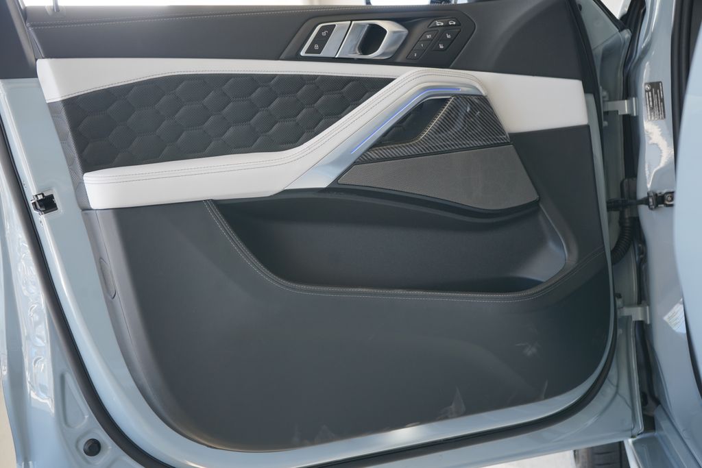 Thumbnail: 2026 BMW X6 - 10