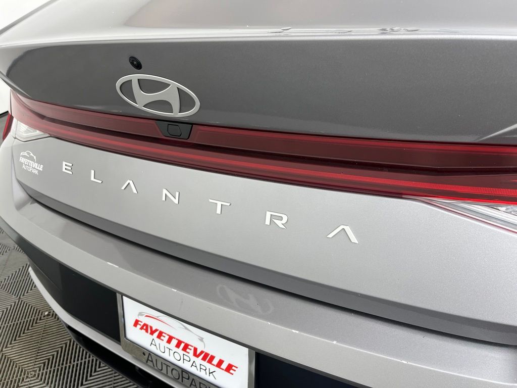 Thumbnail: 2025 Hyundai Elantra - 21