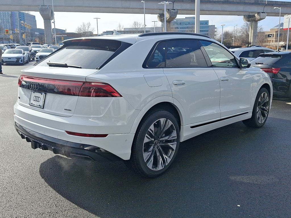 Thumbnail: 2026 Audi Q8 - 3