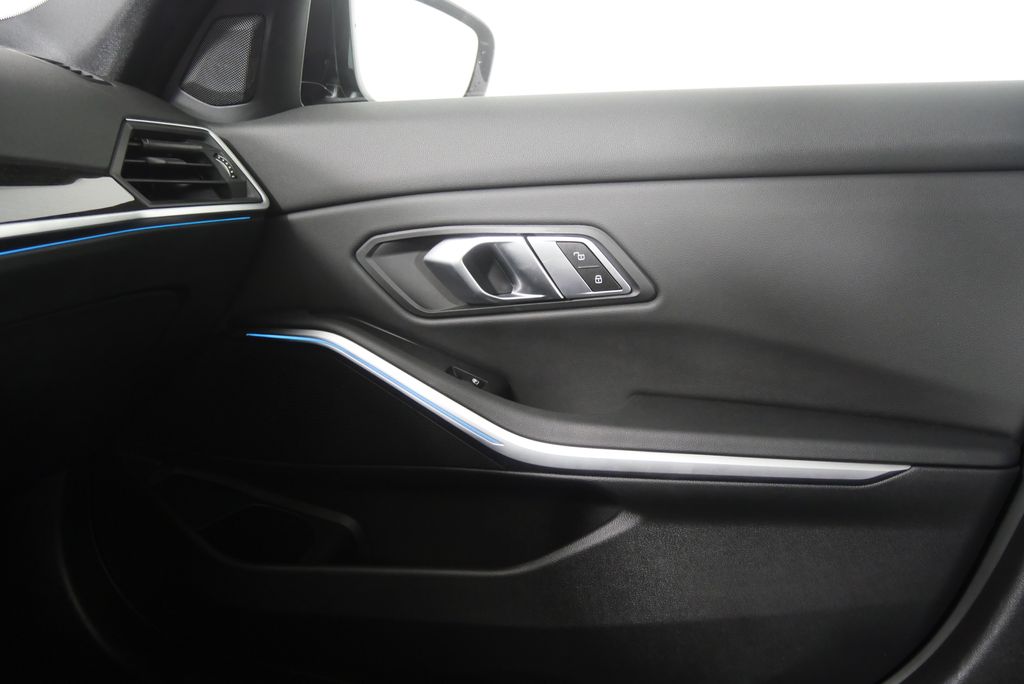 Thumbnail: 2023 BMW 3 Series - 25