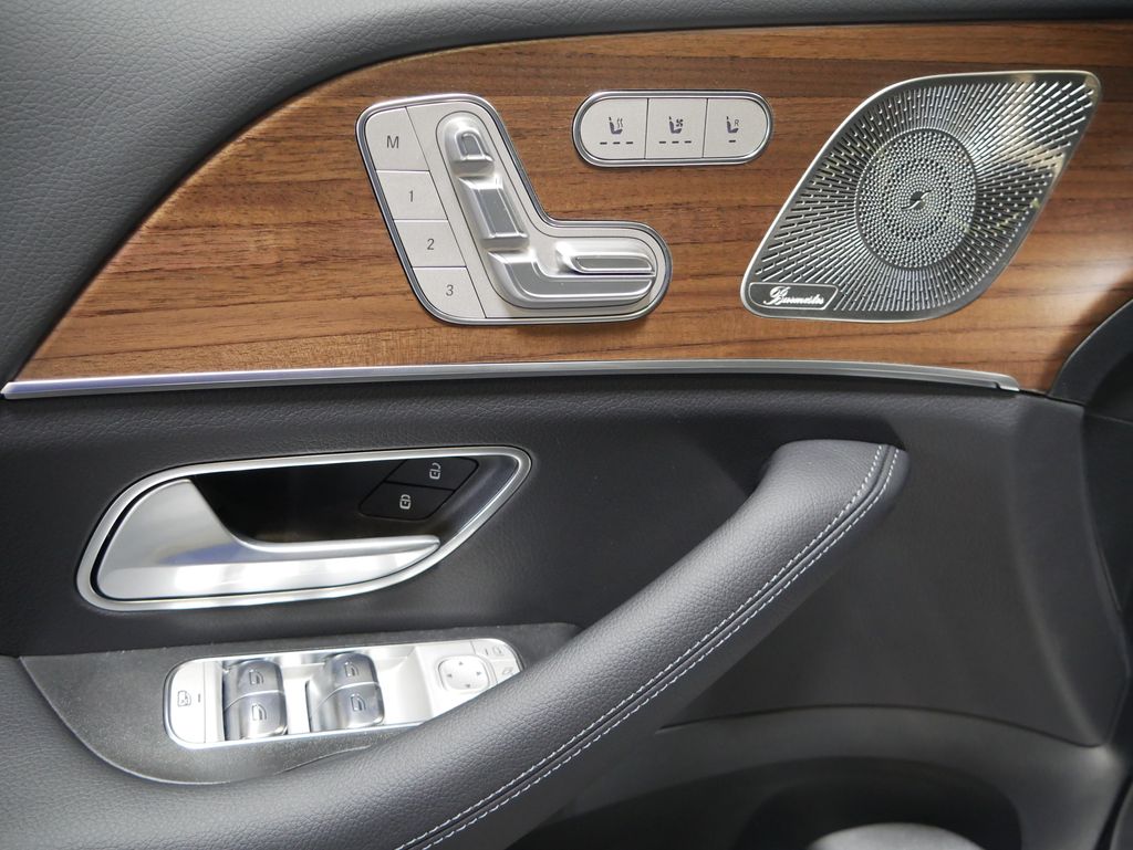 Thumbnail: 2026 Mercedes-Benz GLE - 17