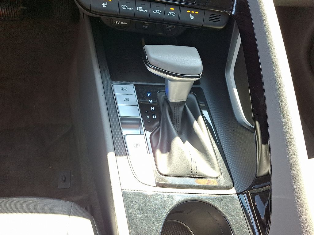 2023 Hyundai Elantra — photo 16