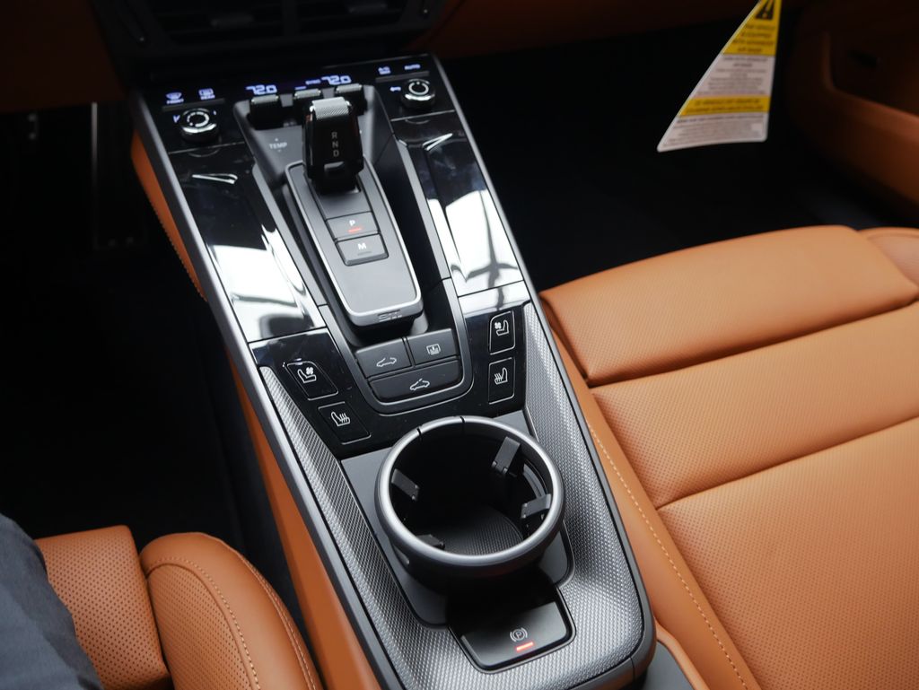 Thumbnail: 2026 Porsche 911 - 30
