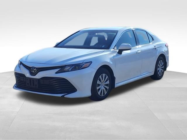 2018 Toyota Camry Hybrid LE 3