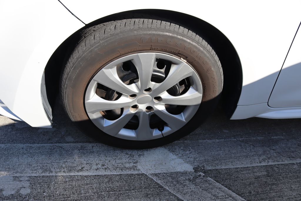 Thumbnail: 2021 Toyota Corolla - 4