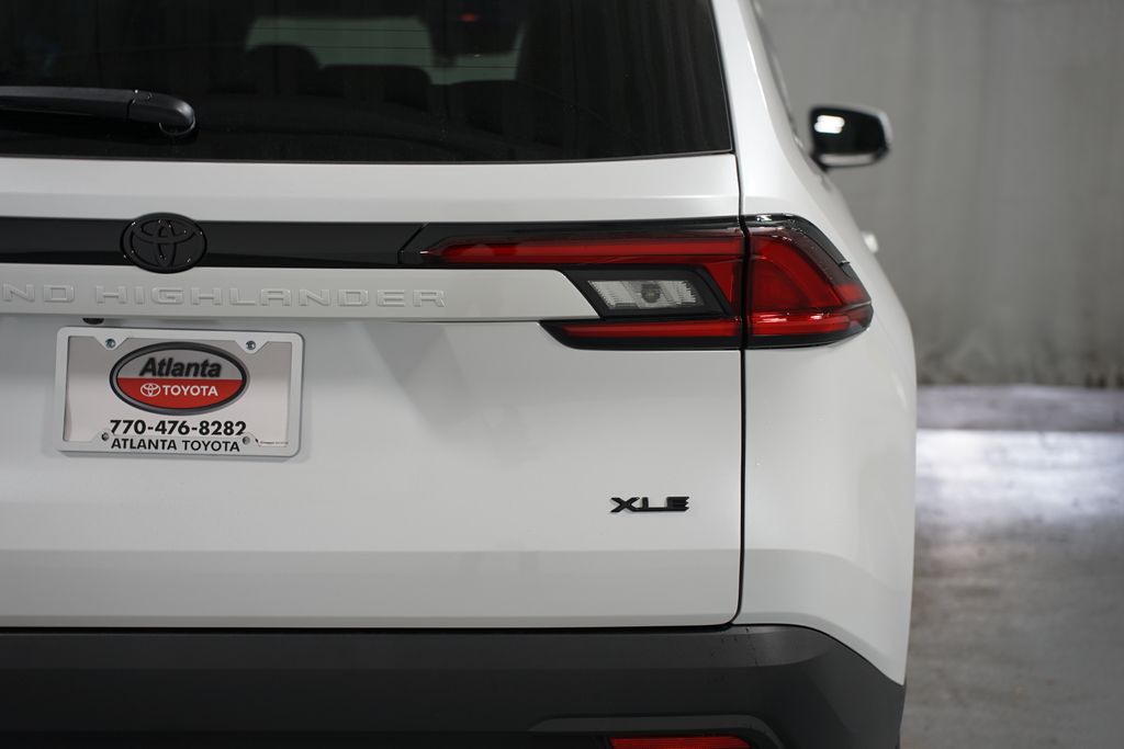 Thumbnail: 2025 Toyota Grand Highlander - 10