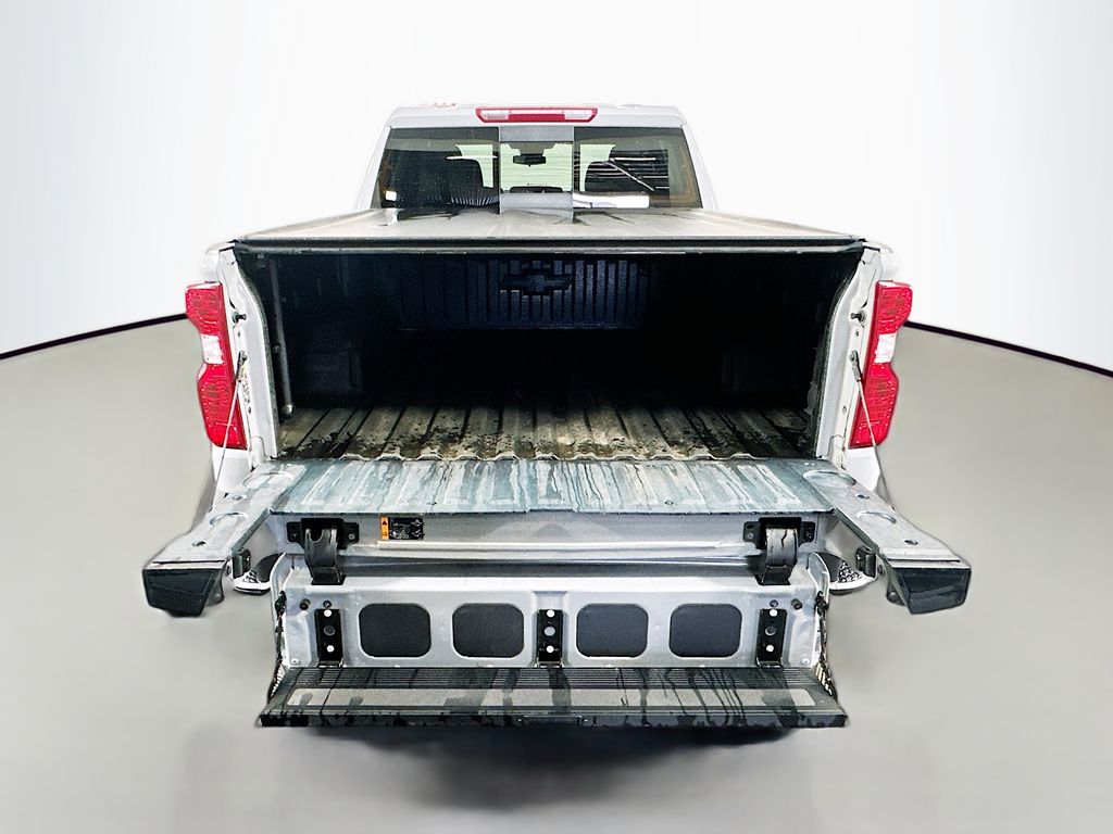 Used 2024 Gray Chevrolet LT image 29