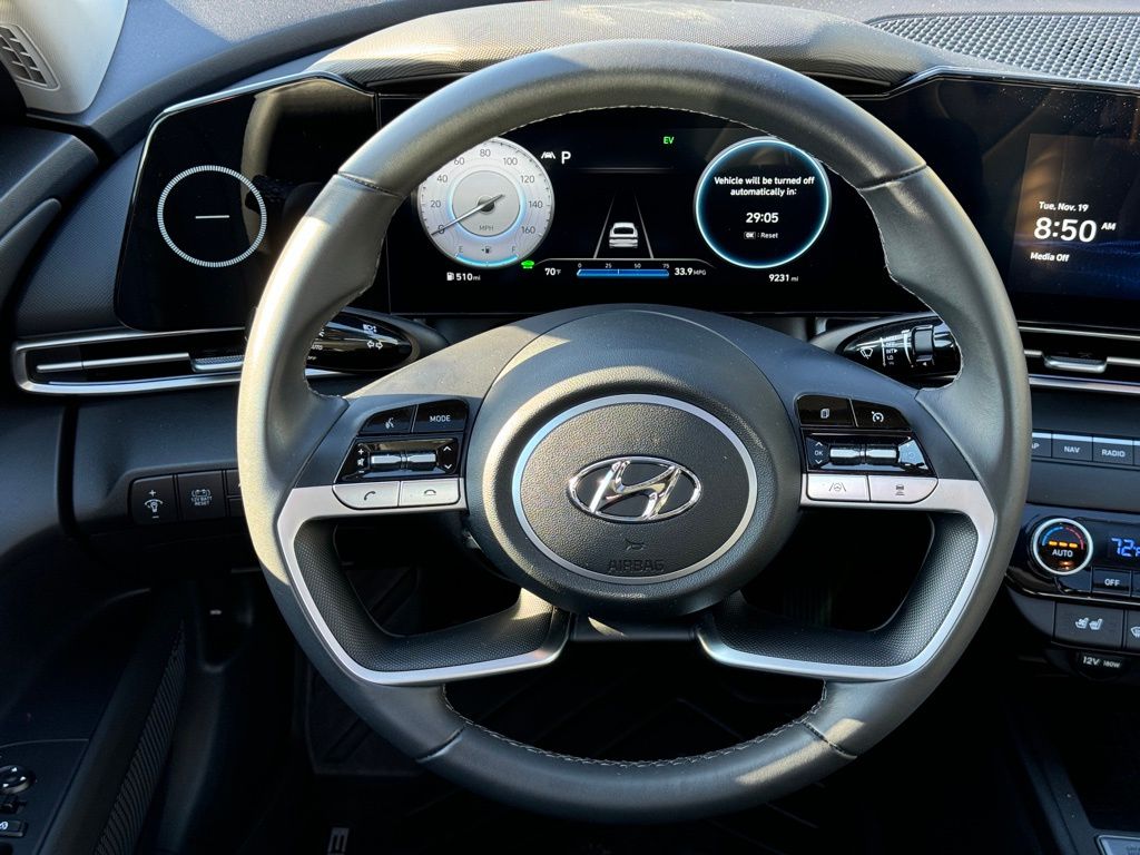 2023 Hyundai Elantra Hybrid Limited 17