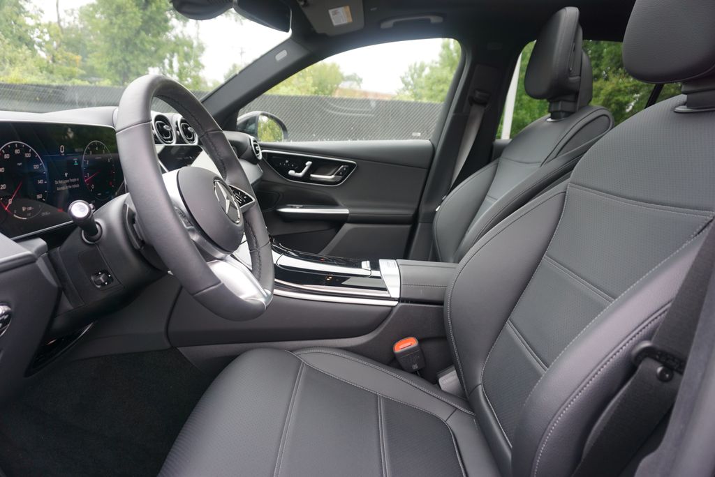 Thumbnail: 2025 Mercedes-Benz GLC - 9