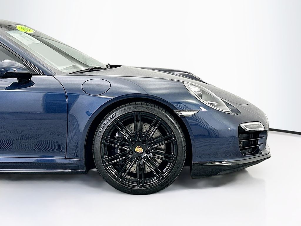 Thumbnail: 2016 Porsche 911 - 11