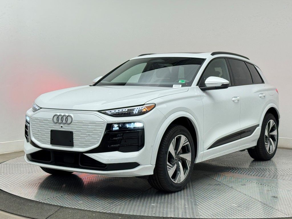 2025 Audi e-tron Premium 3