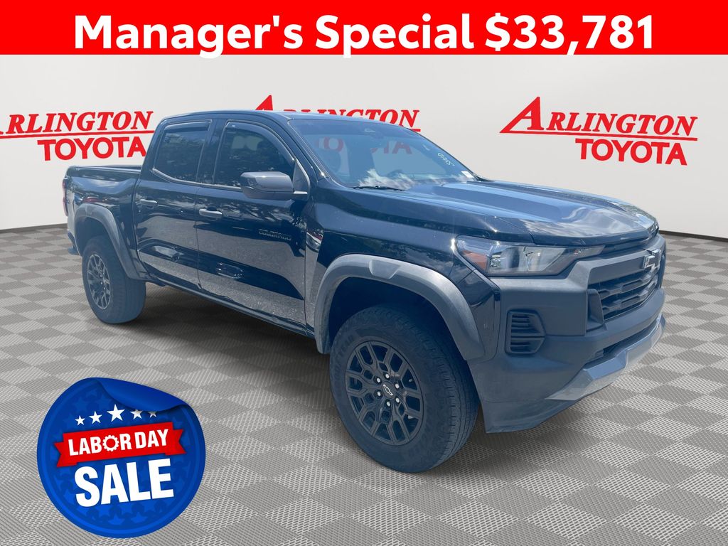 Black 2025 Chevrolet Colorado Pickup Truck Four-Wheel Drive 8-Speed Automatic
