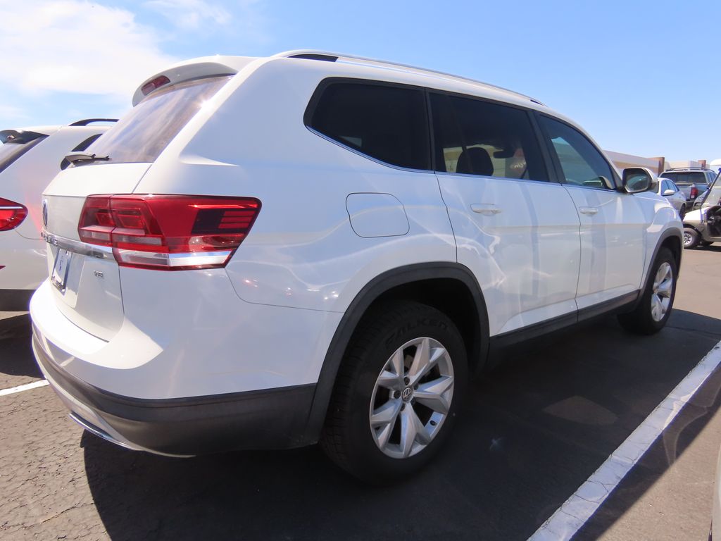 Thumbnail: 2018 Volkswagen Atlas - 3