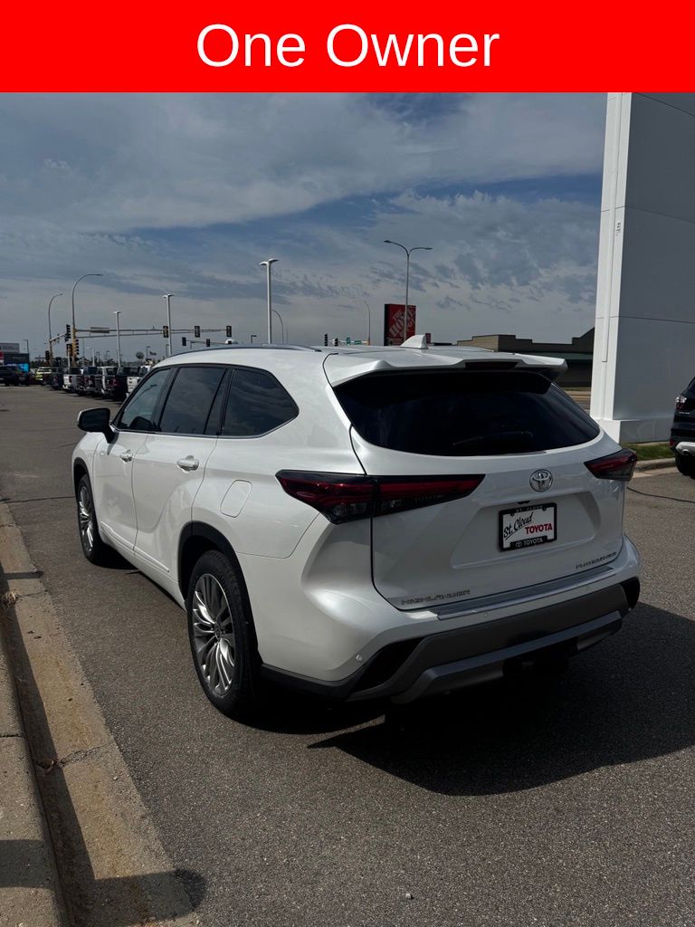 Used 2023 Toyota Highlander Platinum with VIN 5TDKDRBH6PS032432 for sale in Waite Park, Minnesota