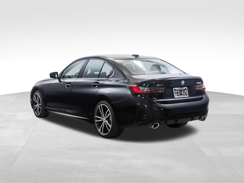 Thumbnail: 2024 BMW 3 Series - 3