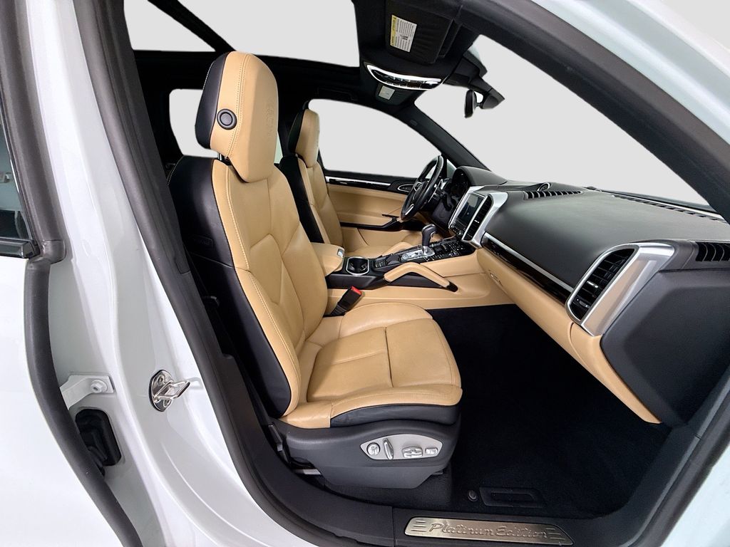 Thumbnail: 2017 Porsche Cayenne - 20