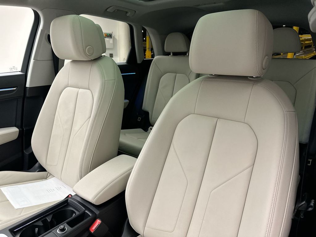 Thumbnail: 2021 Audi Q3 - 22