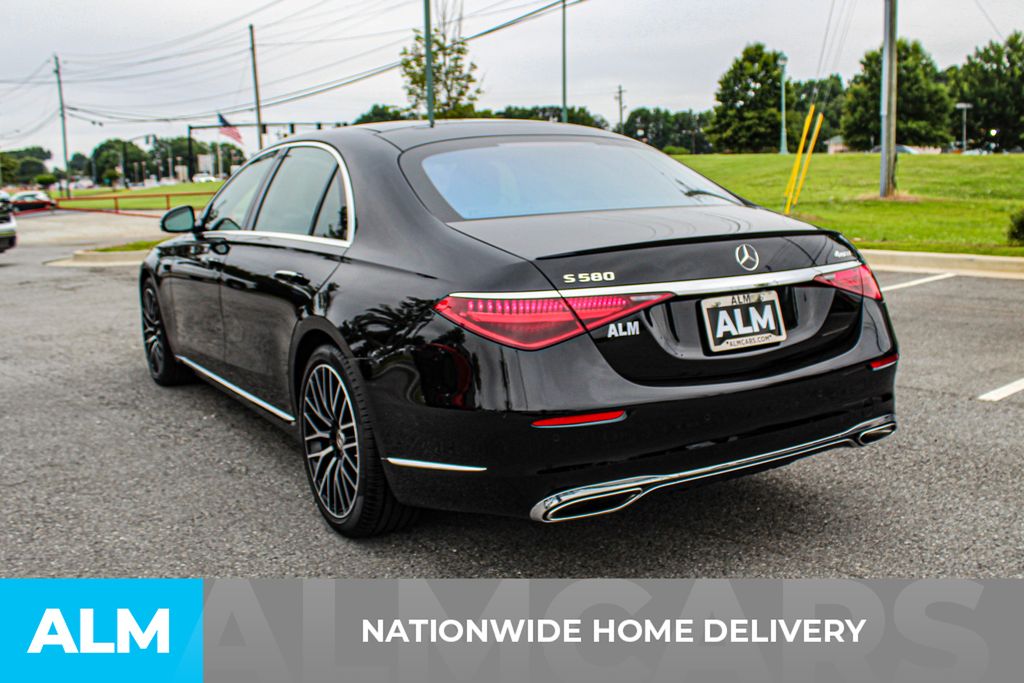 Used 2025 Black Mercedes-Benz S 580 image 4