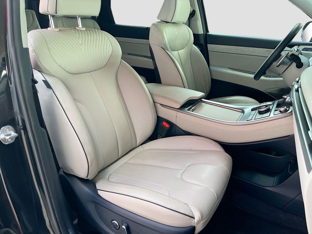 Used 2024 Black Hyundai Calligraphy image 31