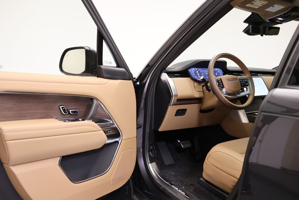 Thumbnail: 2026 Land Rover Range Rover - 28