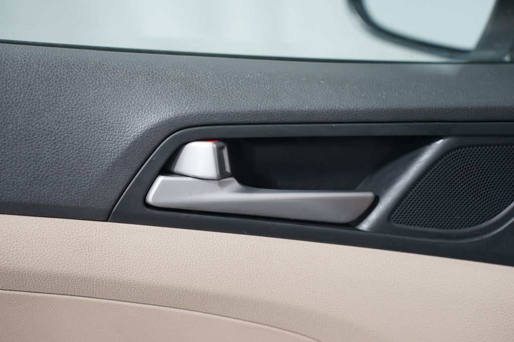 Thumbnail: 2018 Hyundai Tucson - 32