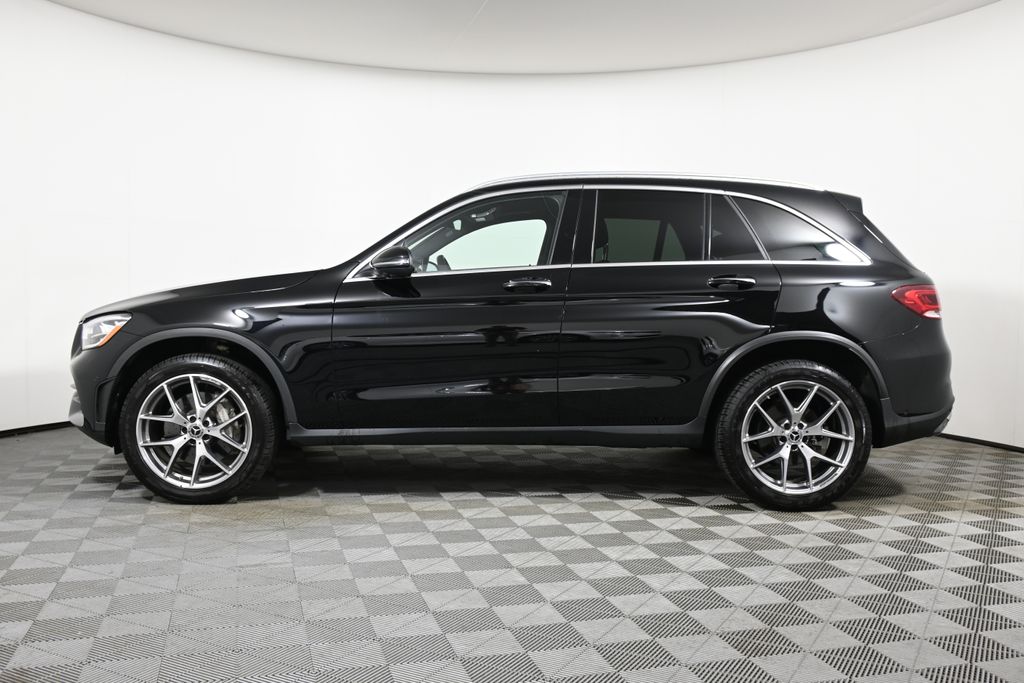 Thumbnail: 2022 Mercedes-Benz GLC - 2