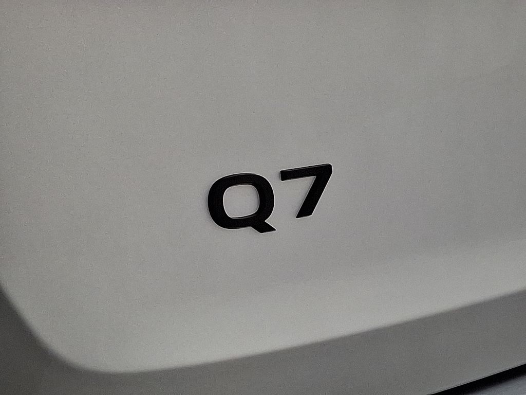 Thumbnail: 2026 Audi Q7 - 16