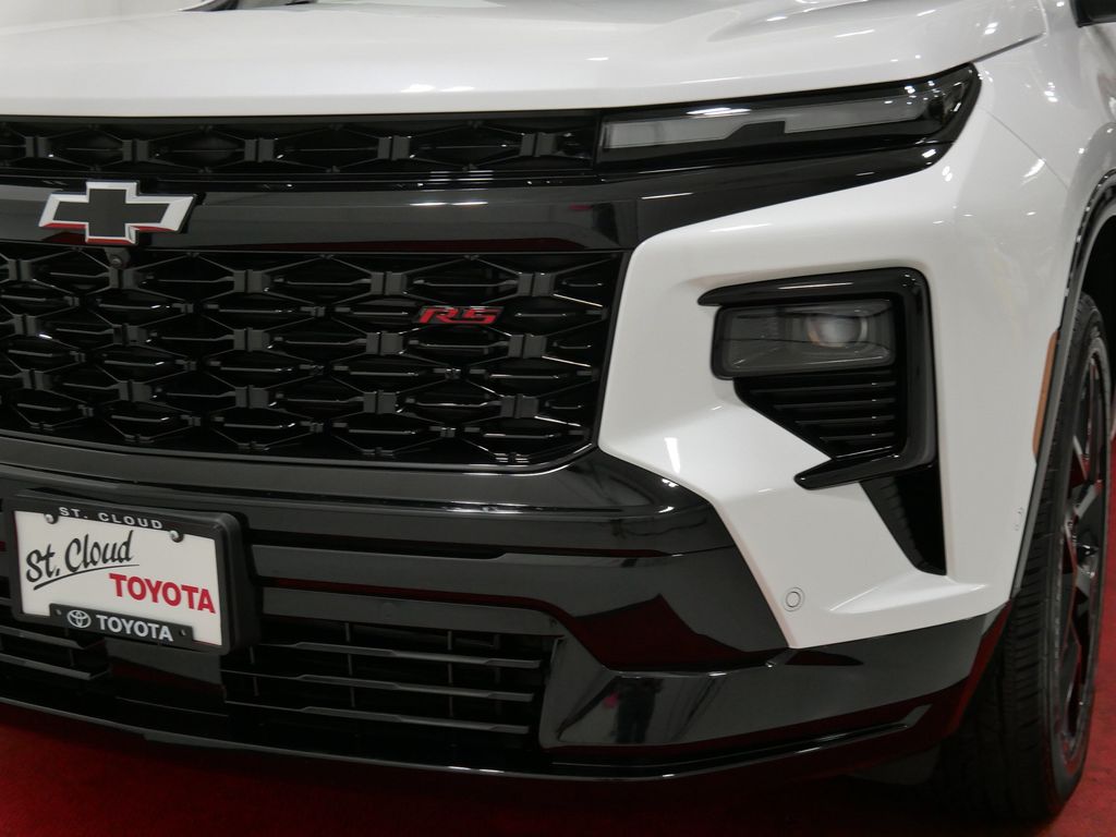 Used 2025 Chevrolet Traverse SUV