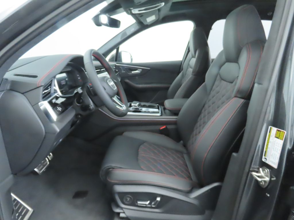 Thumbnail: 2025 Audi SQ7 - 21