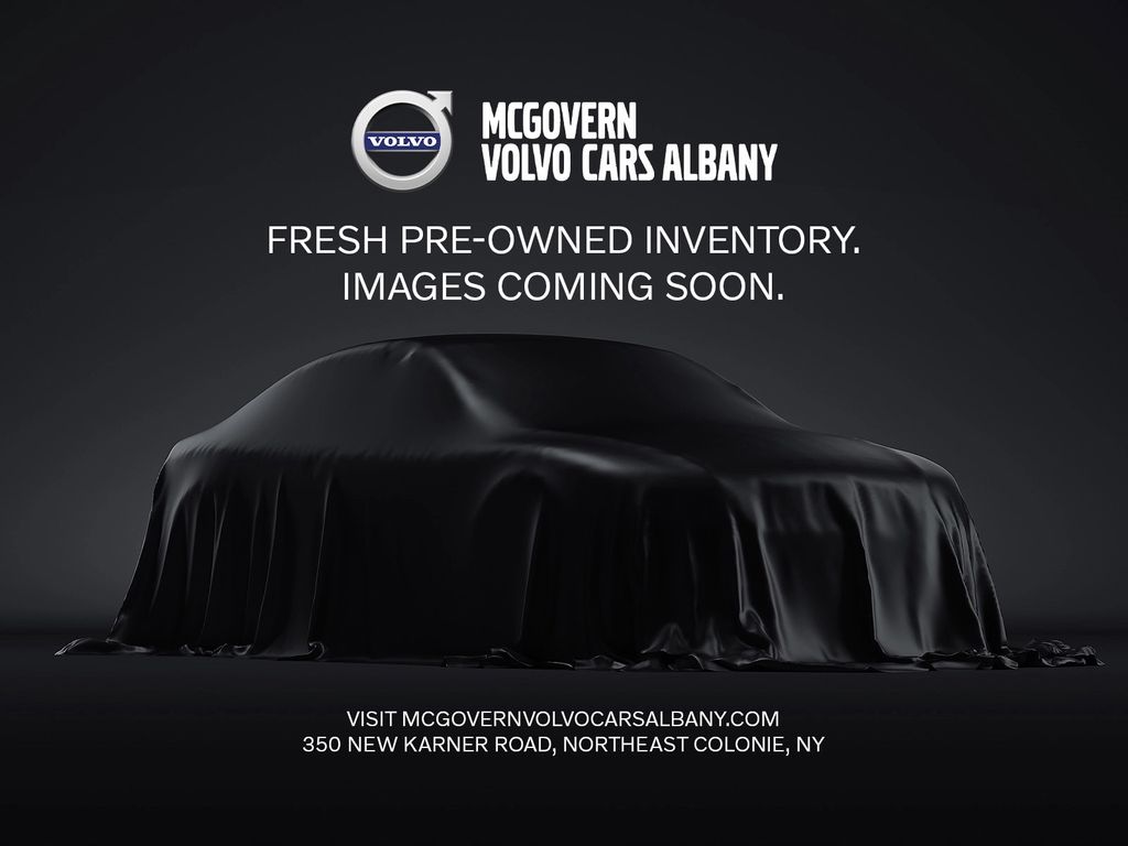 Onyx Black Metallic 2025 Volvo V60 Cross Country B5 Ultra AWD Wagon All-Wheel Drive Automatic