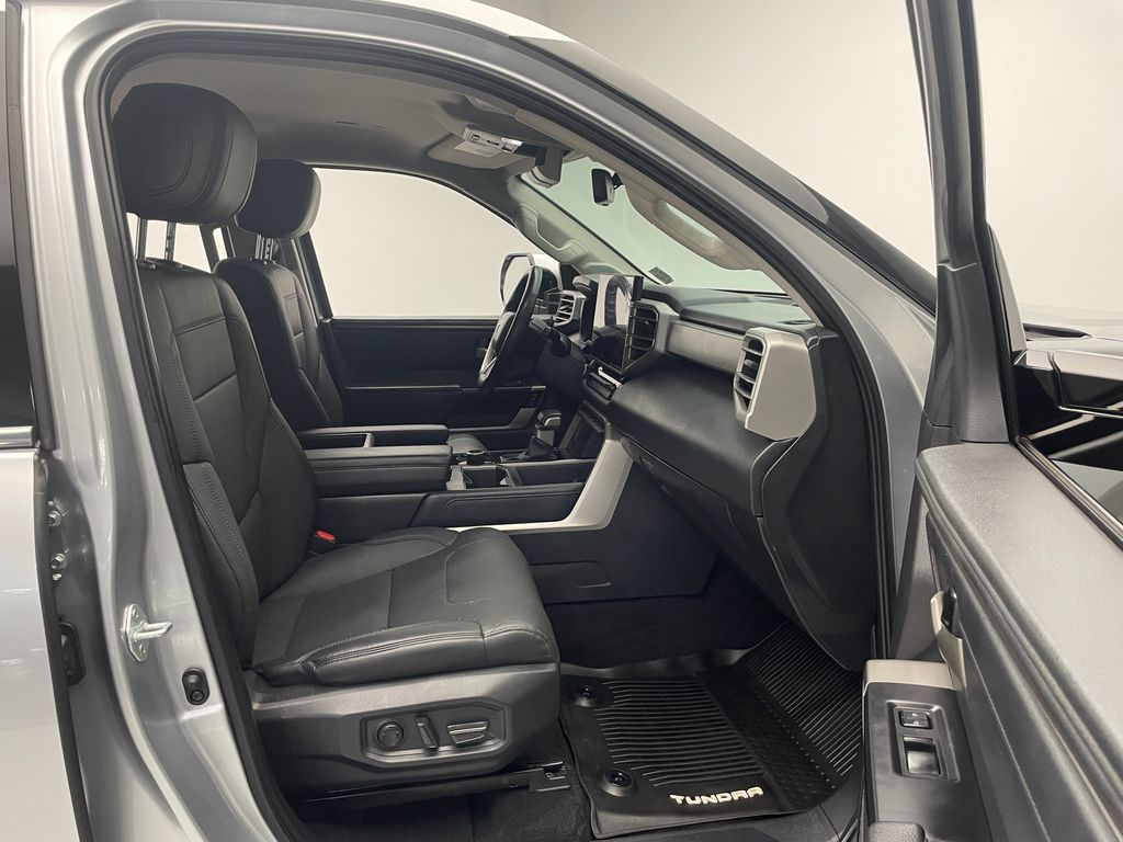 Thumbnail: 2022 Toyota Tundra - 18