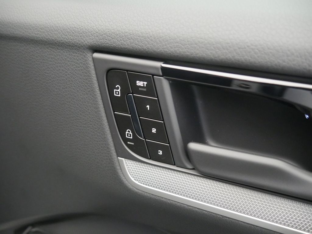 Thumbnail: 2026 Porsche Cayenne - 28