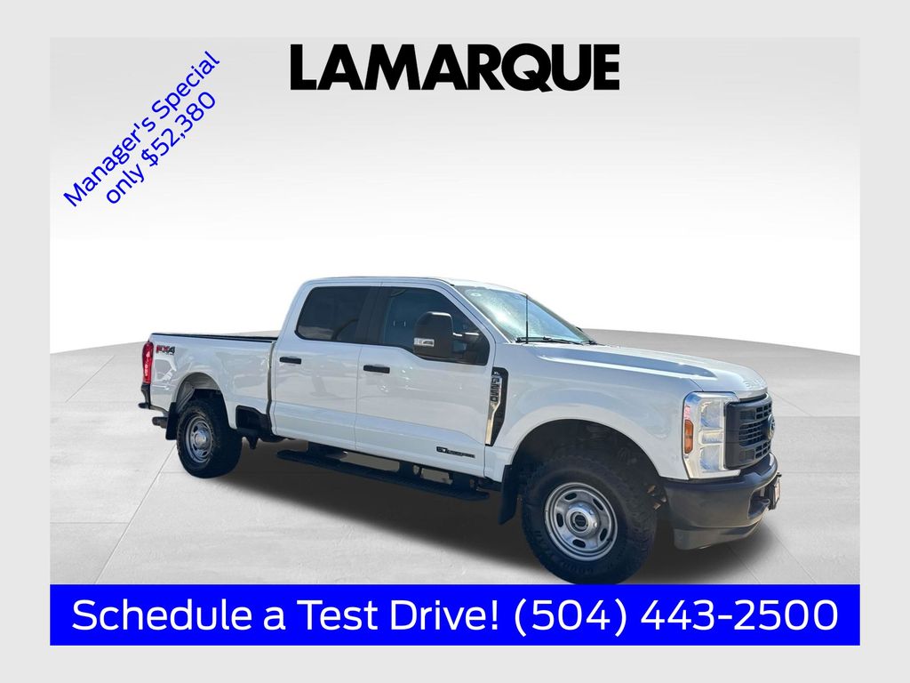 Oxford White 2025 Ford F-250 Super Duty Pickup Truck Four-Wheel Drive Automatic