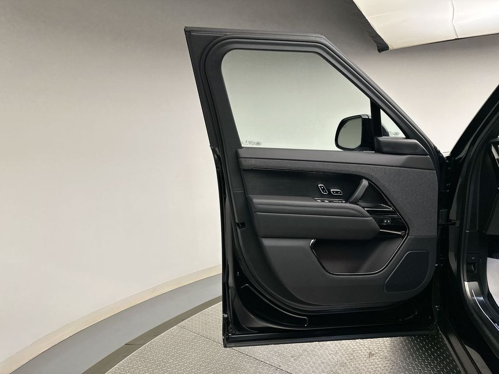 Thumbnail: 2024 Land Rover Range Rover Sport - 14
