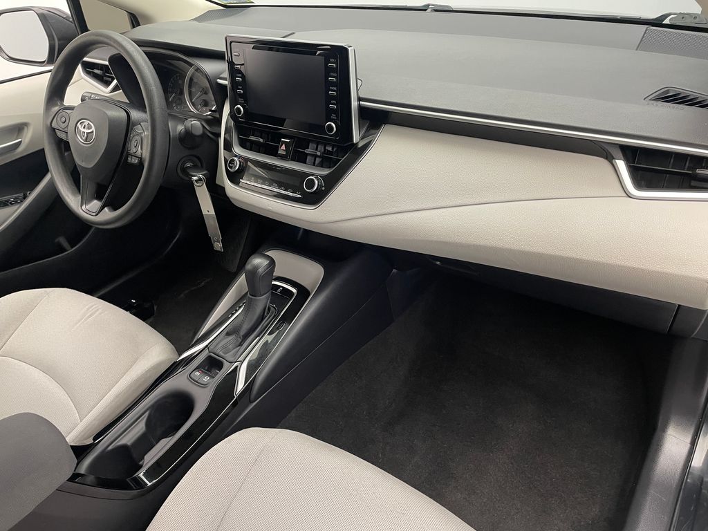 2020 Toyota Corolla LE 18