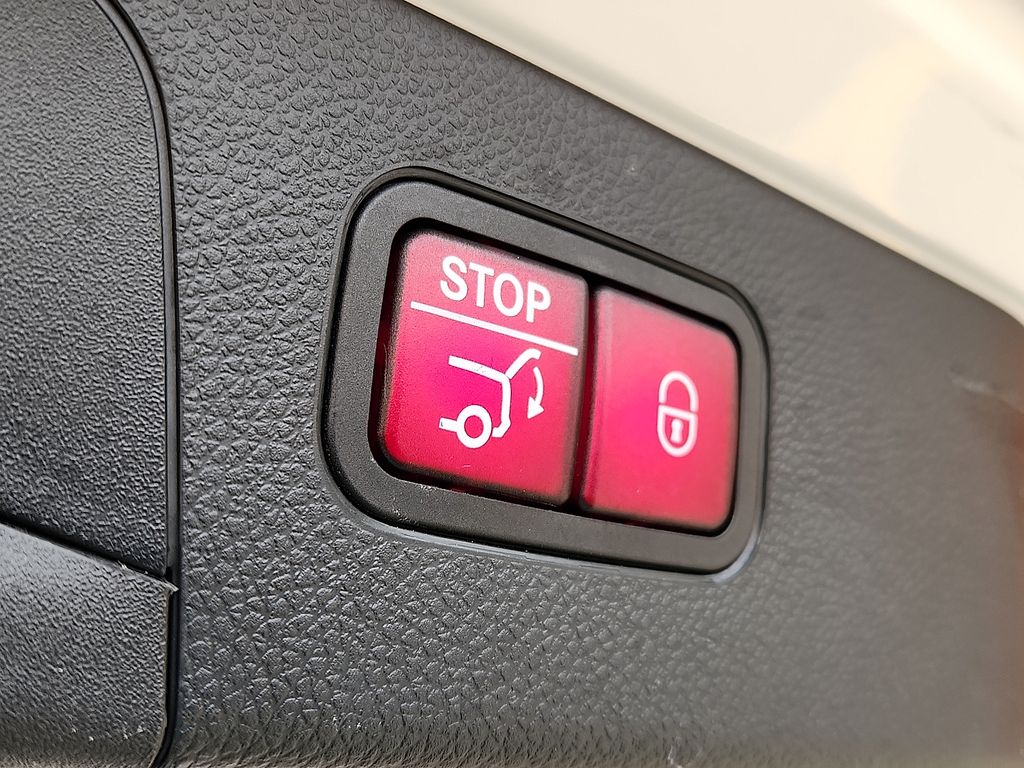 Thumbnail: 2021 Mercedes-Benz GLC - 28